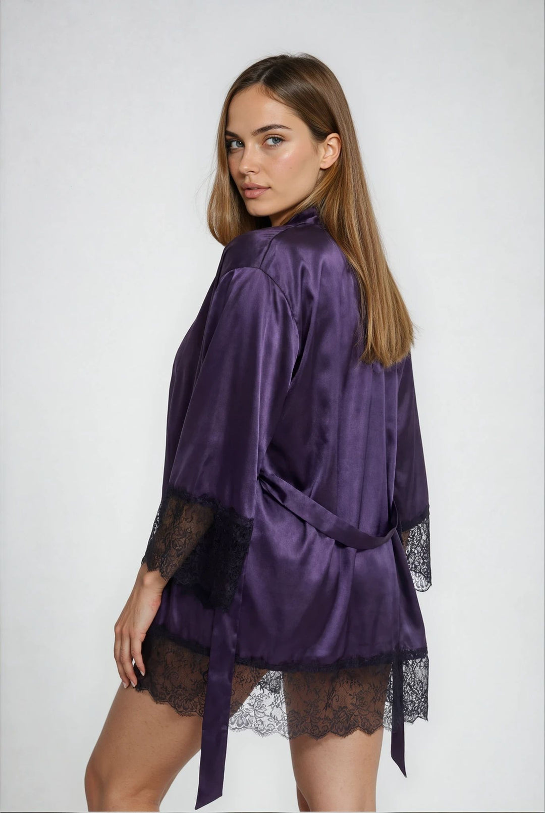 Halat dama satin soft mov, dantela tip chantilly, ROMANCE 2, BLD by Exclusive