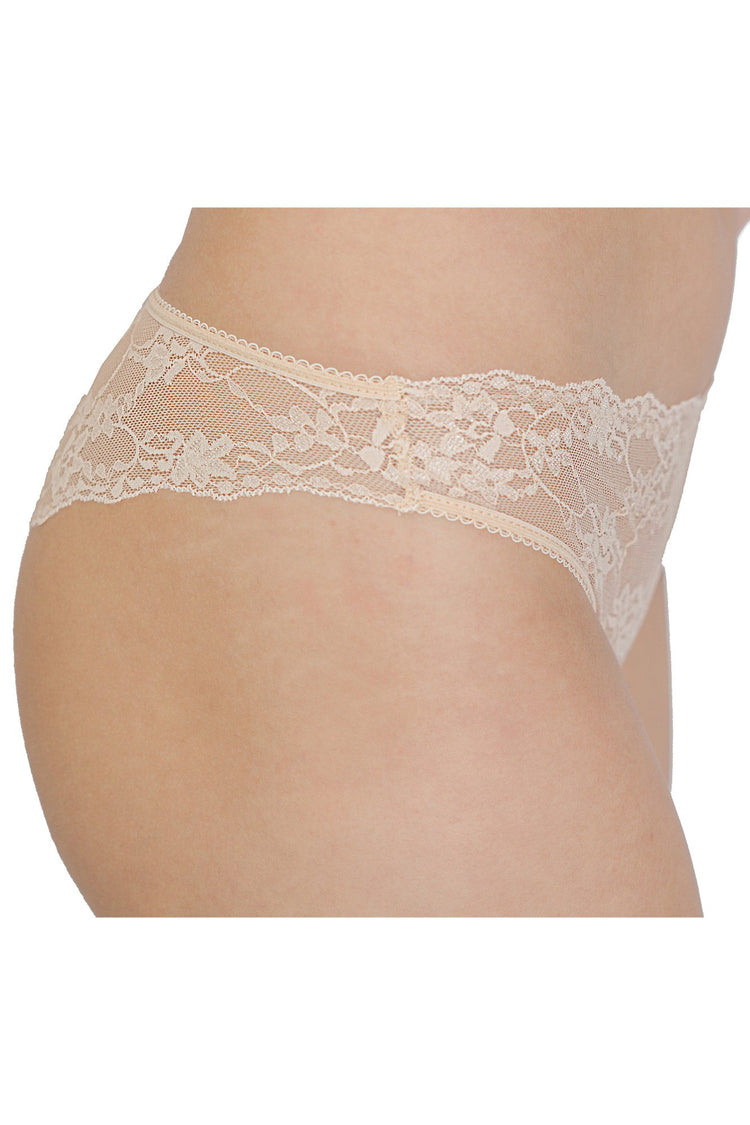 Chilot Brazilian Simona Bej