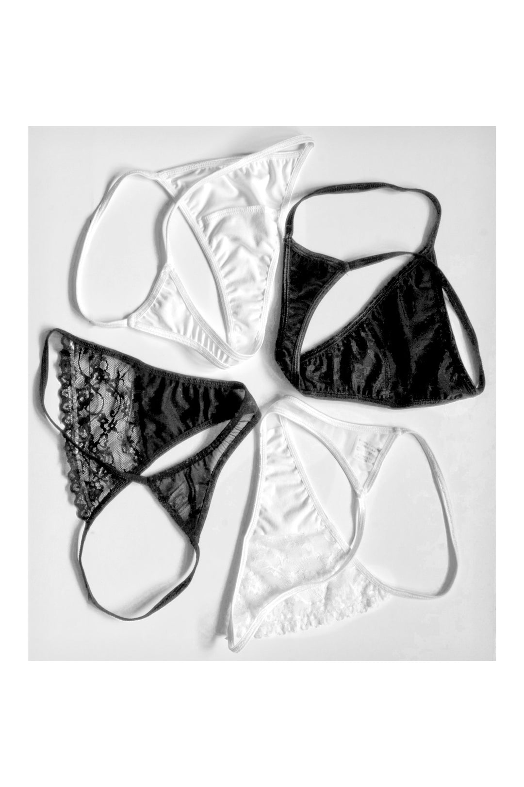 Set cutie cadou,4 buc chilot tanga, alb, negru, microfibra, dantela FANTAZIA, BLD by Exclusive